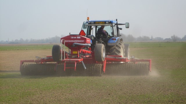 He-Va grassroller